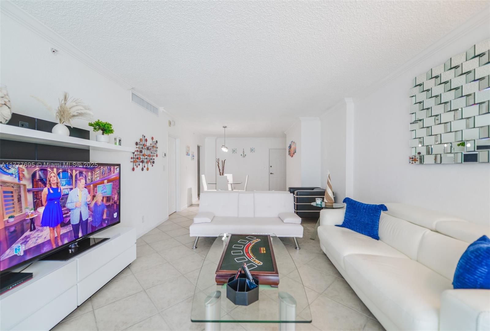WAVE CONDO - Residential