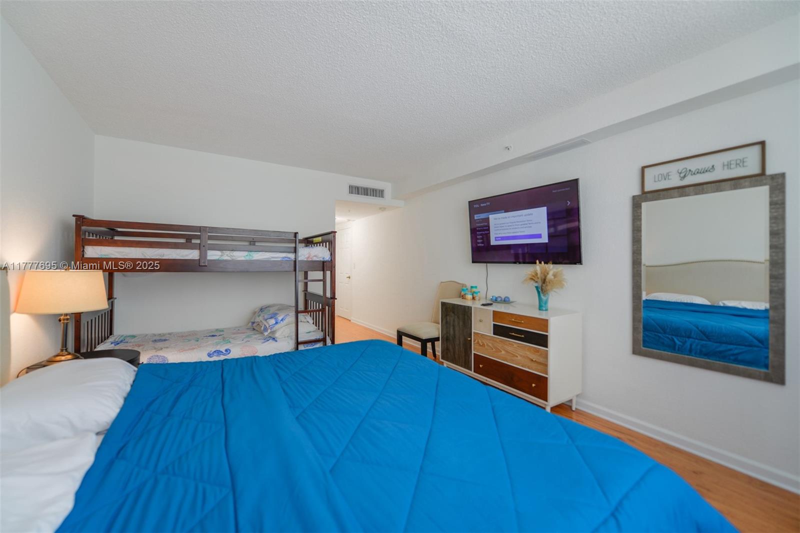 WAVE CONDO - Residential