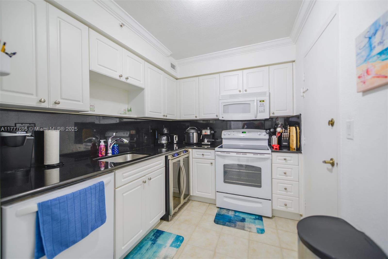 WAVE CONDO - Residential
