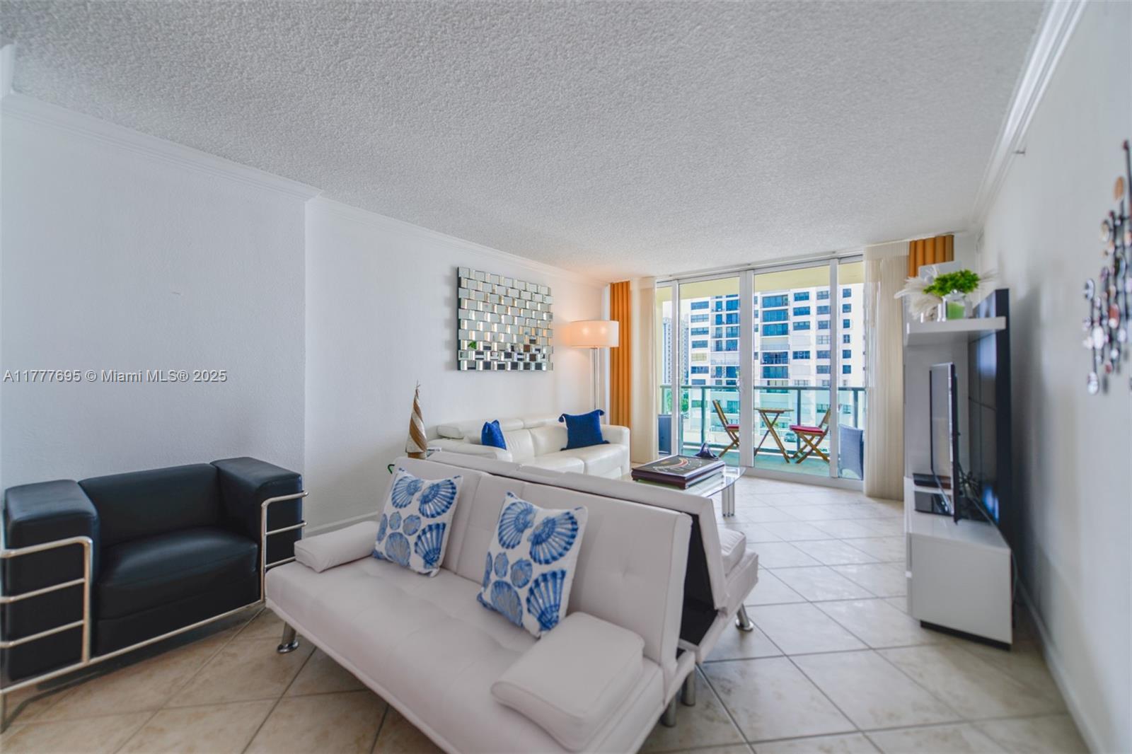 WAVE CONDO - Residential