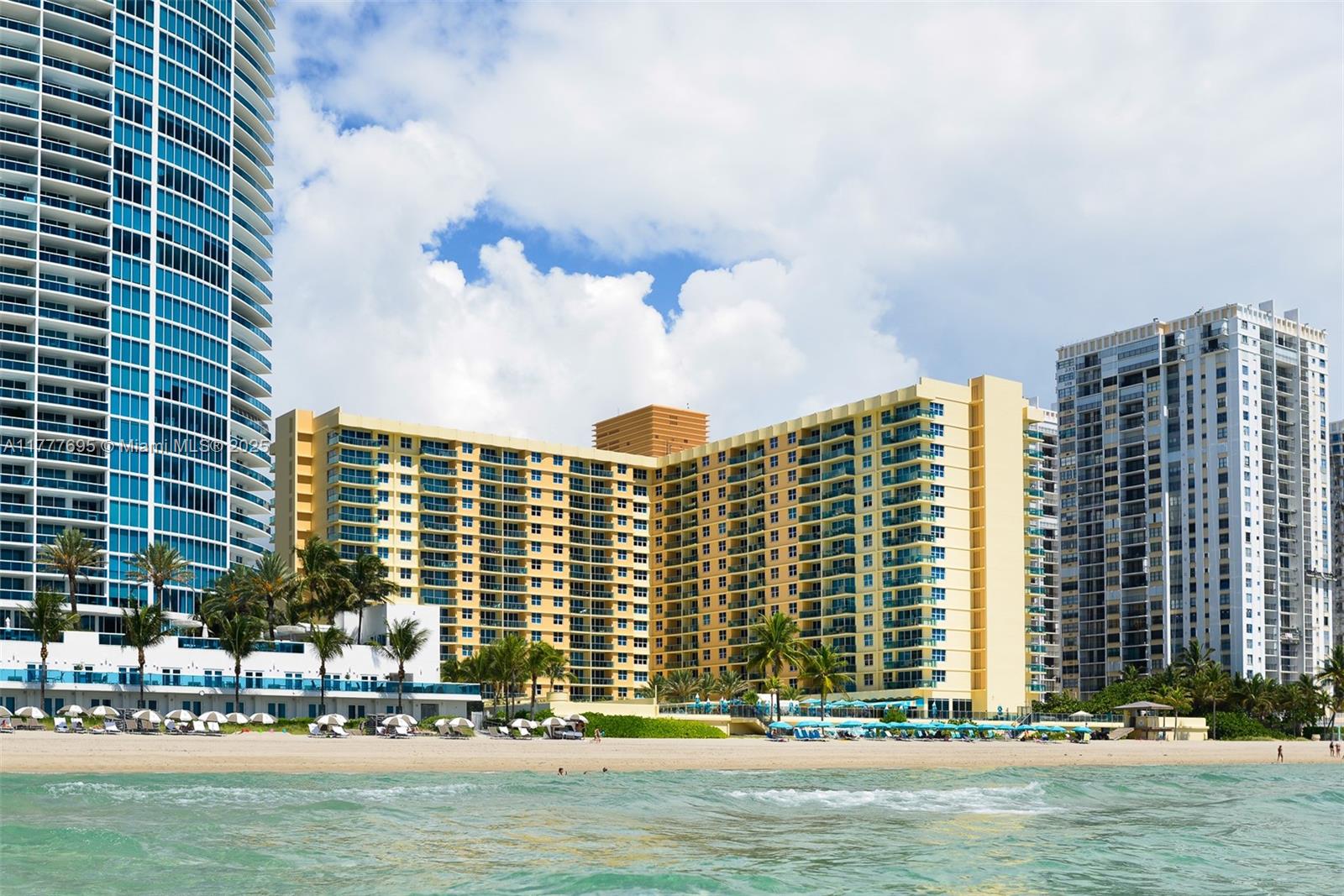 WAVE CONDO - Residential