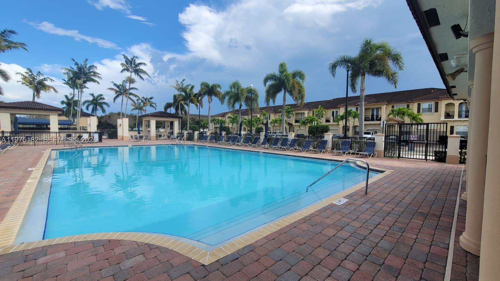 COURTS AT TUSCANY - Residential