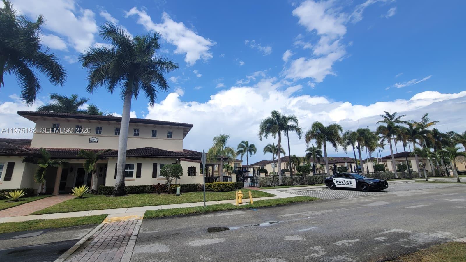 COURTS AT TUSCANY - Residential