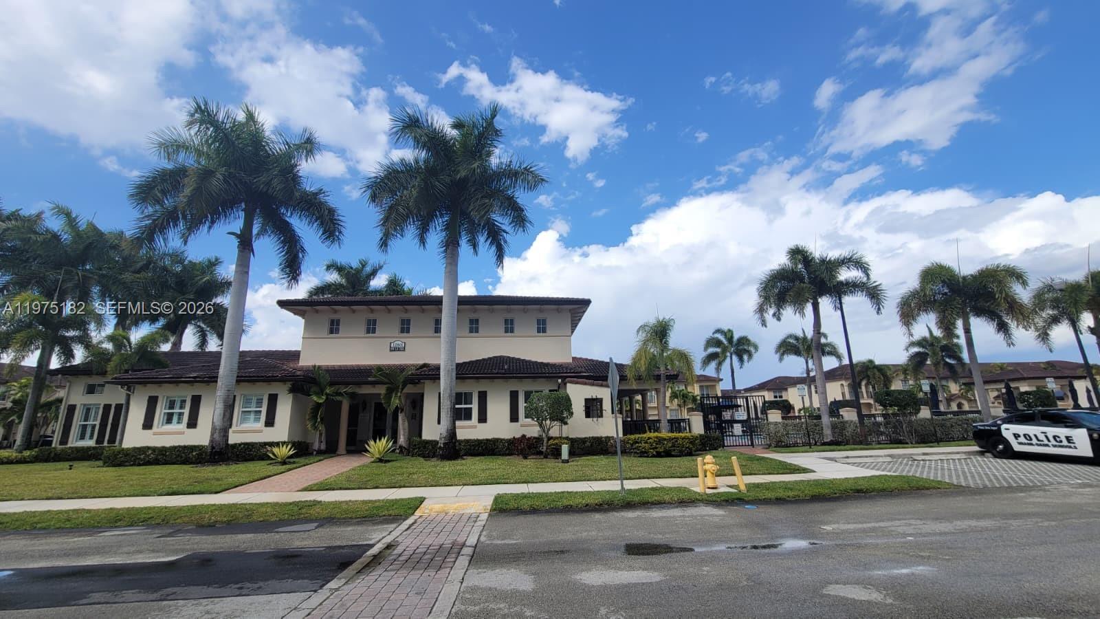 COURTS AT TUSCANY - Residential