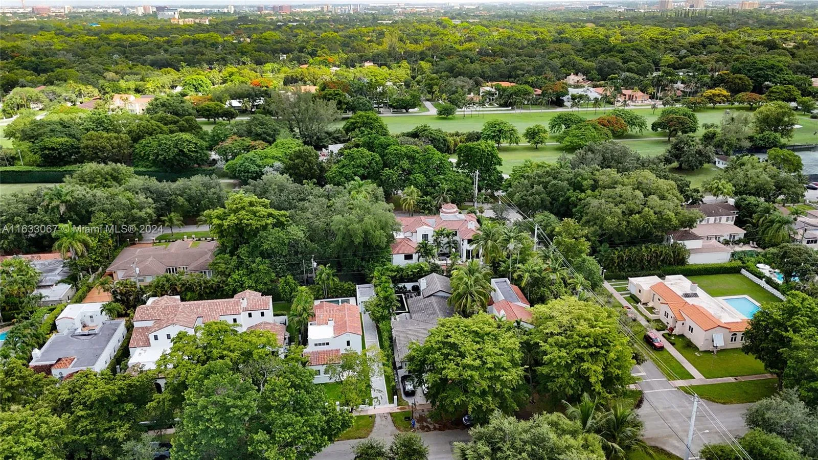 Coral Gables, Florida 33134, United States, 4 Bedrooms Bedrooms, ,4 BathroomsBathrooms,Residential,Pending,50187