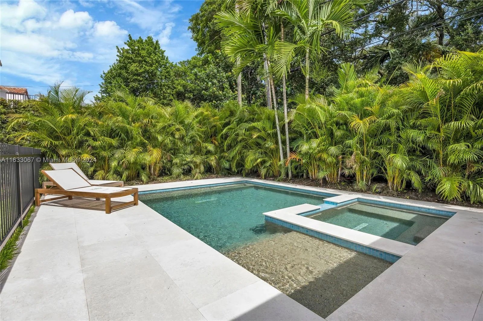 Coral Gables, Florida 33134, United States, 4 Bedrooms Bedrooms, ,4 BathroomsBathrooms,Residential,Pending,50187