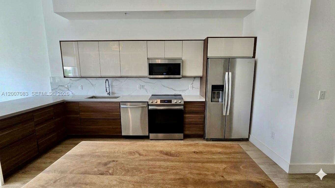 1800 CLUB CONDO - Residential