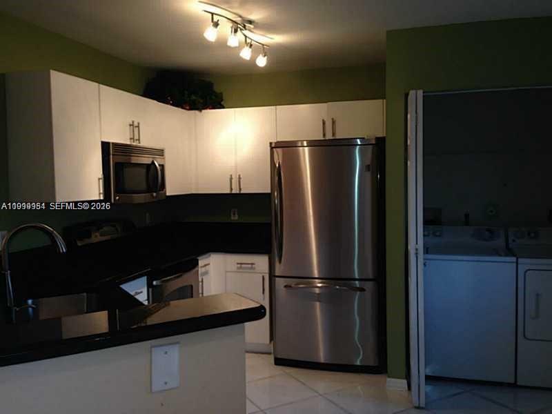 OLYMPIA & YORK RESIDENTIA - Residential Lease