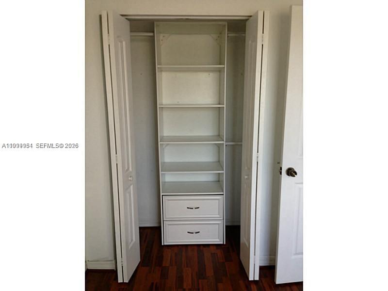 OLYMPIA & YORK RESIDENTIA - Residential Lease