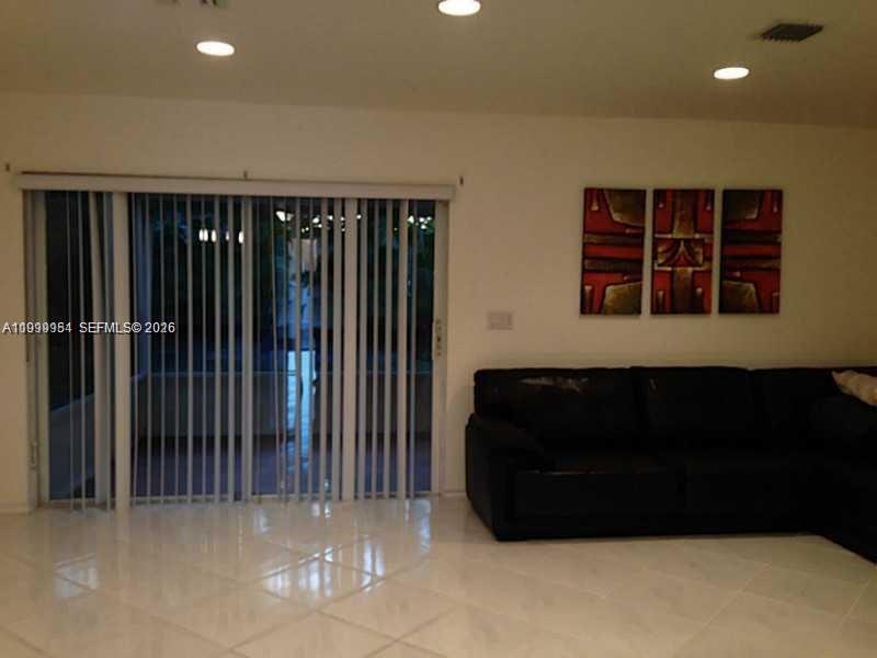 OLYMPIA & YORK RESIDENTIA - Residential Lease