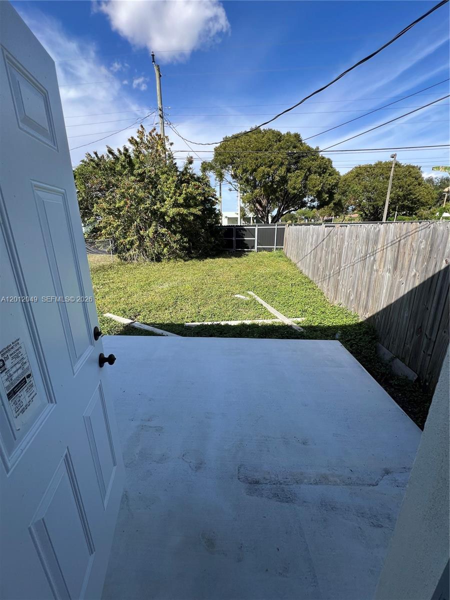 1825 NW 74th Ter 1825