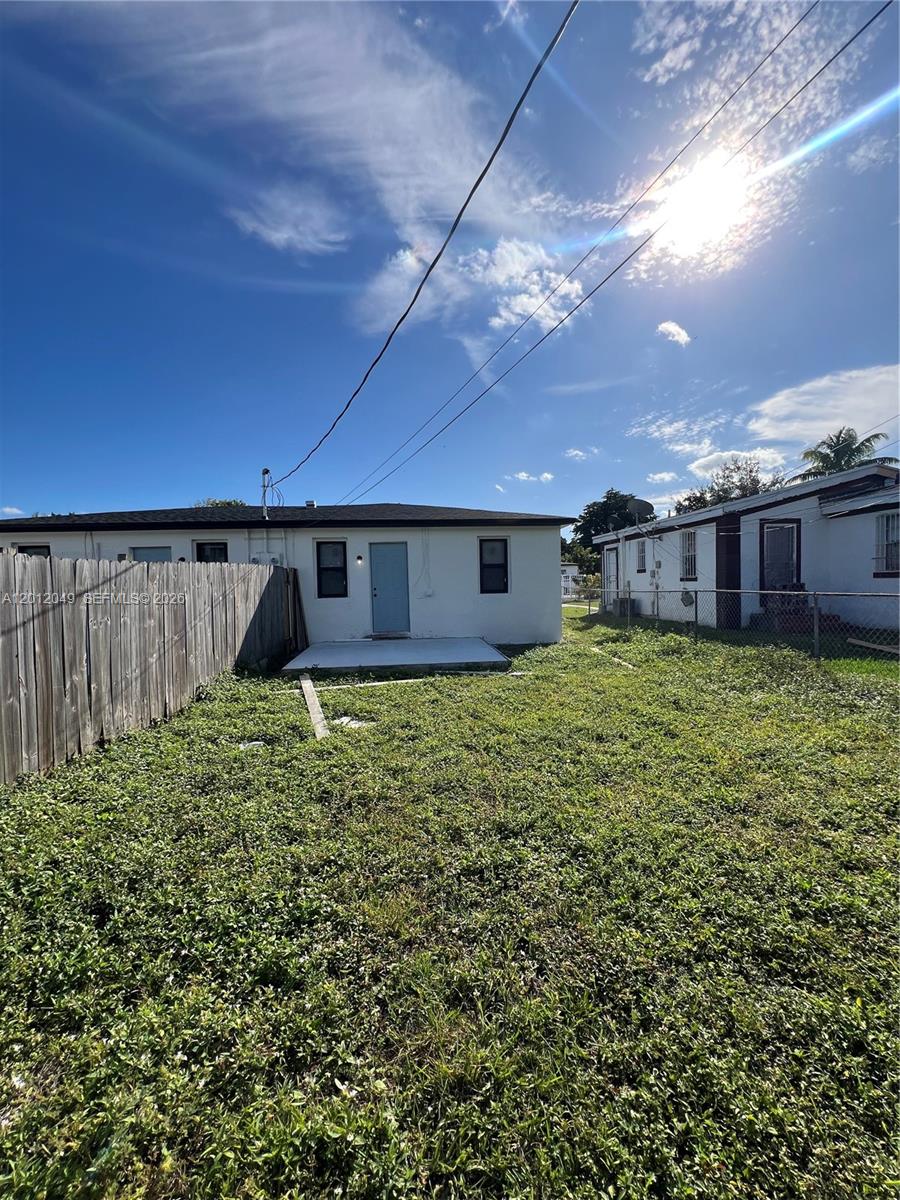 1825 NW 74th Ter 1825