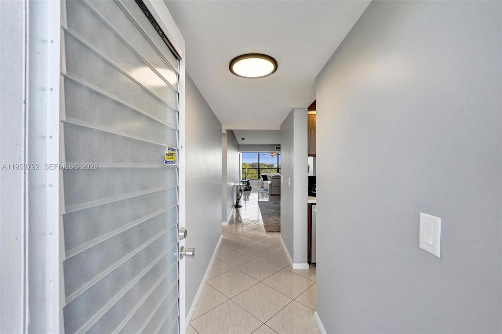 Photo of 1514 Whitehall Dr #405, Davie, FL 33324 (MLS # A11953792)