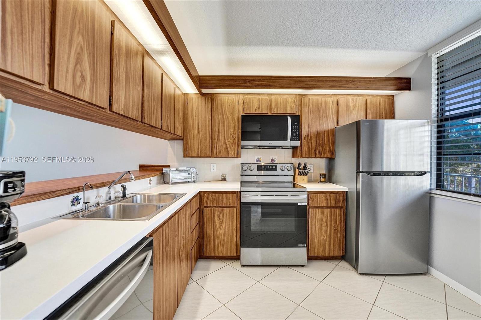 CONDO 7 OF WHITEHALL COND - Residential