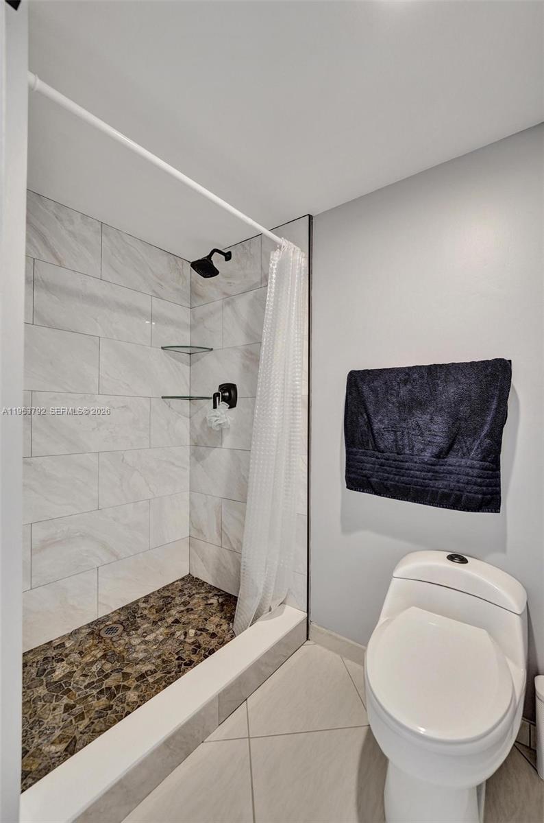 CONDO 7 OF WHITEHALL COND - Residential