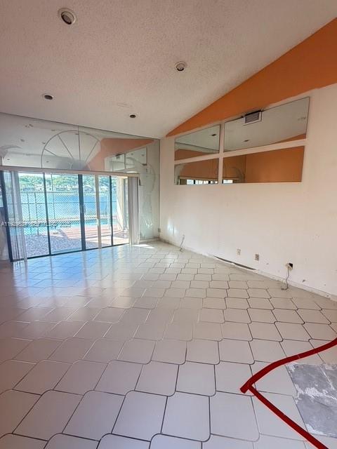 BOCA TRACE - Residential