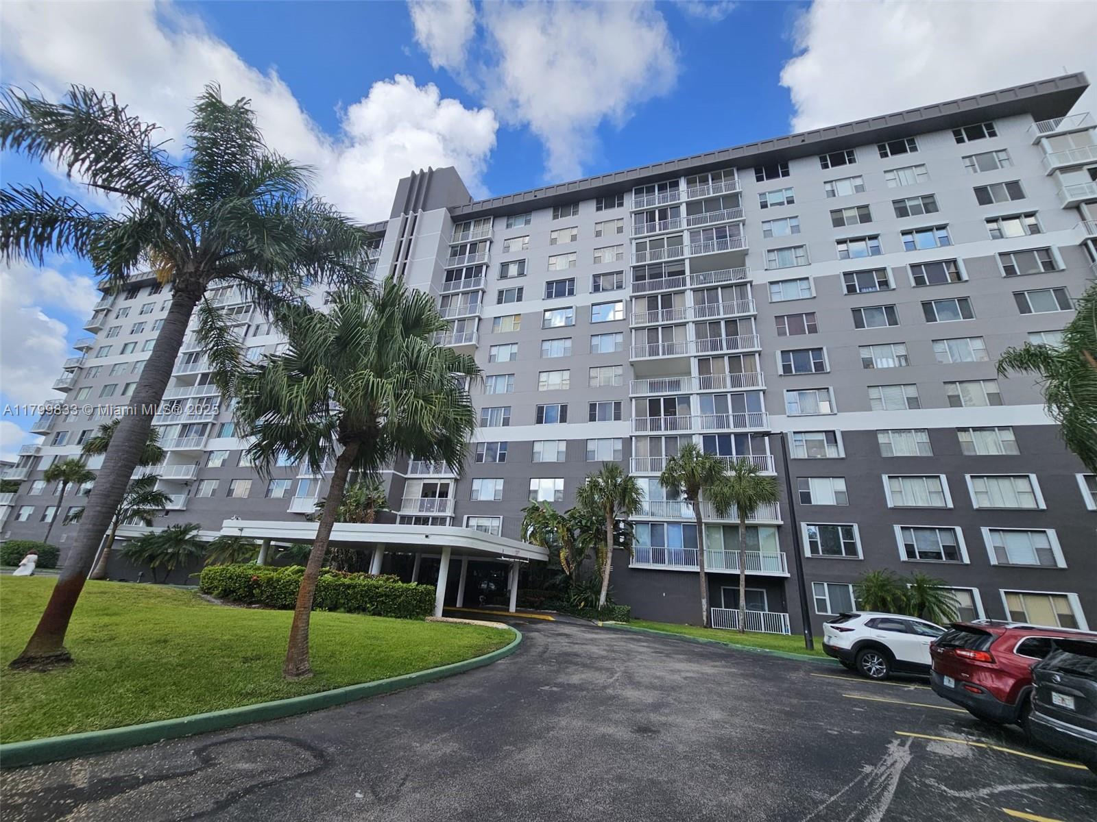 3850 Washington St 704, Hollywood, Broward County, Florida - 1 Bedrooms  
2 Bathrooms - 