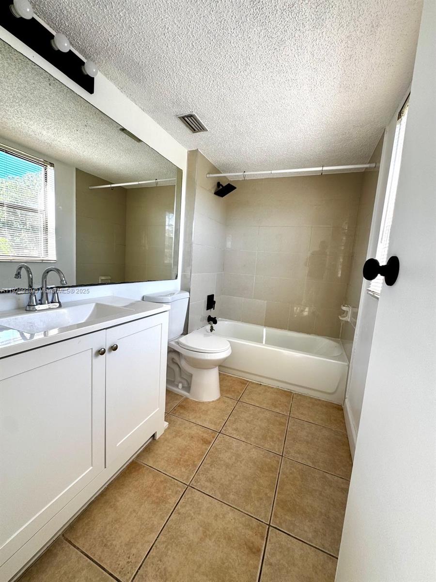 PALM AIRE GARDENS CONDO - Residential Lease