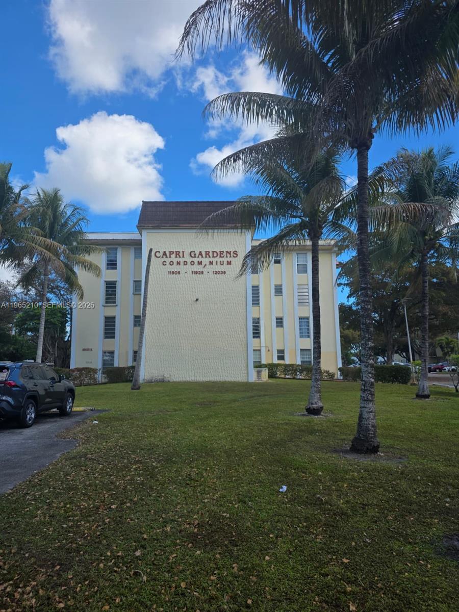 CAPRI GARDENS CONDO - Residential