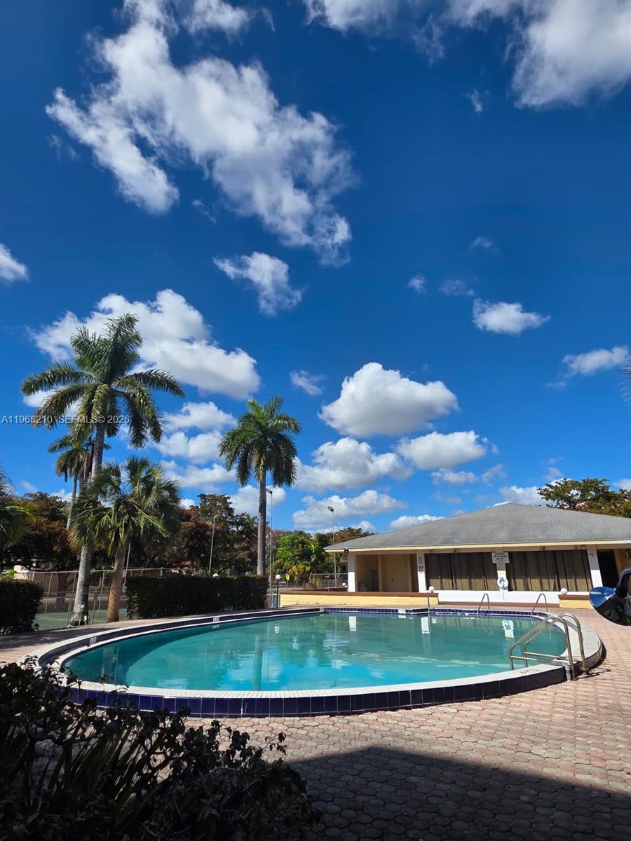 11925 NE 2nd Ave B307