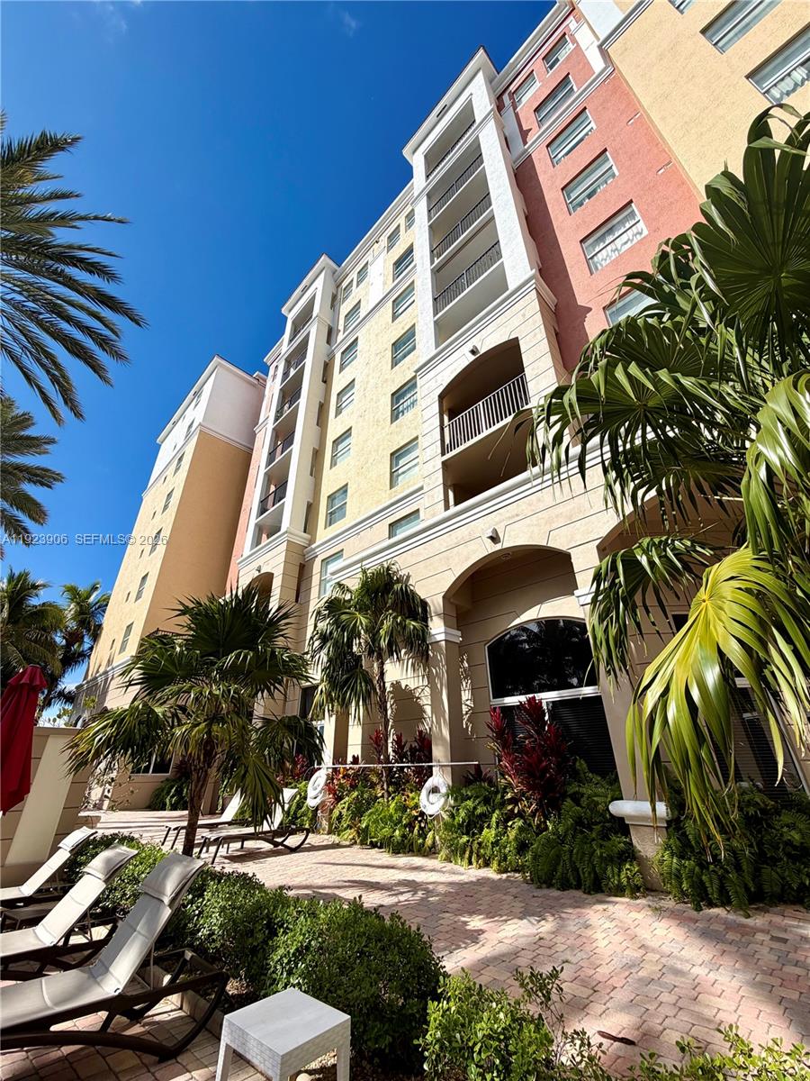 PORTO BELLAGIO CONDO - Residential