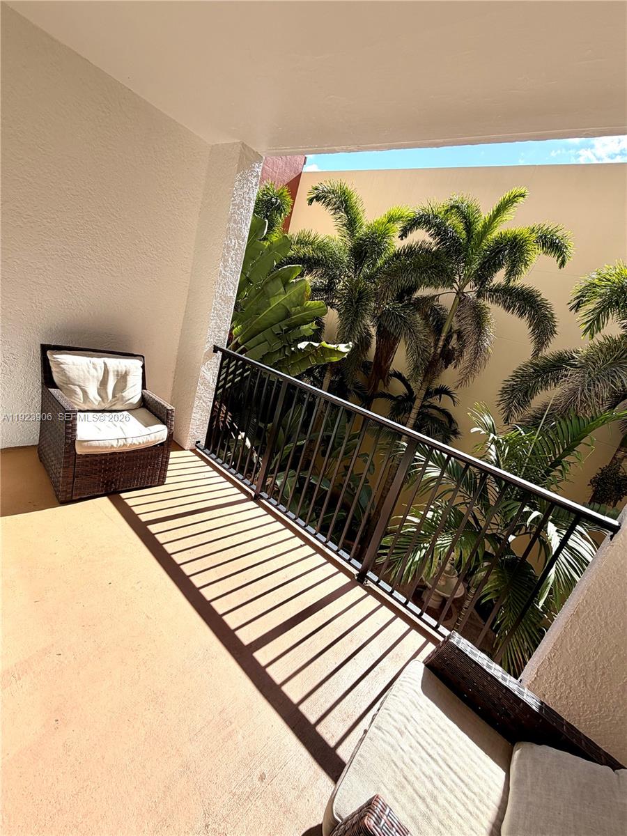 PORTO BELLAGIO CONDO - Residential