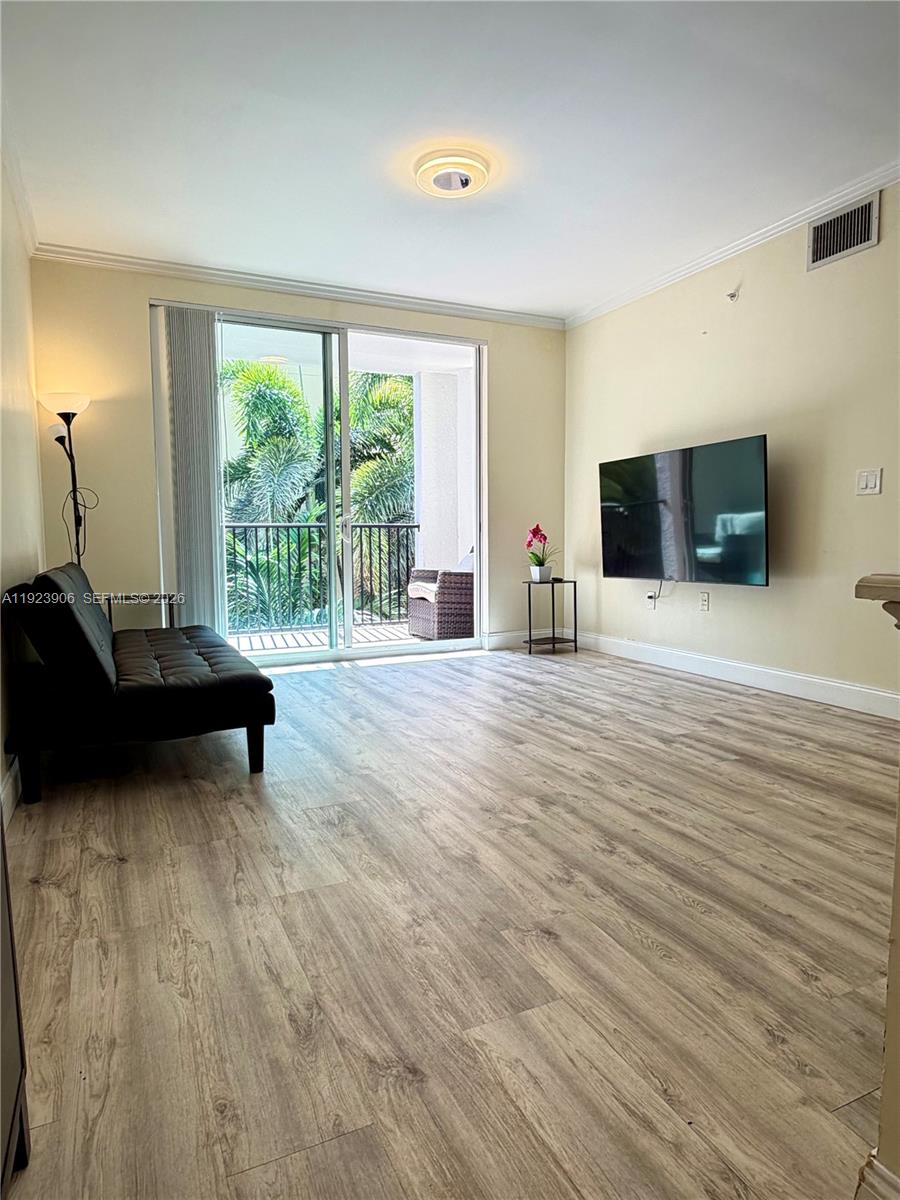 PORTO BELLAGIO CONDO - Residential