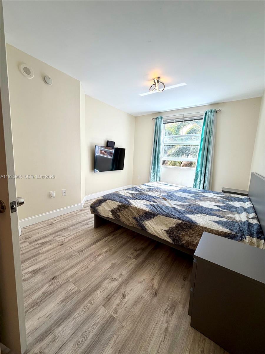 PORTO BELLAGIO CONDO - Residential