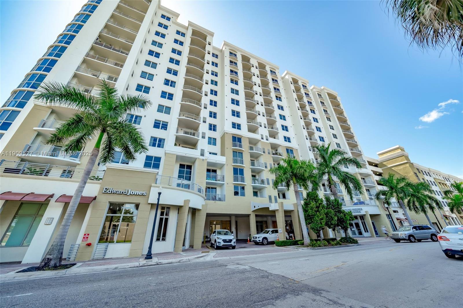 RADIUS CONDO - Residential Lease