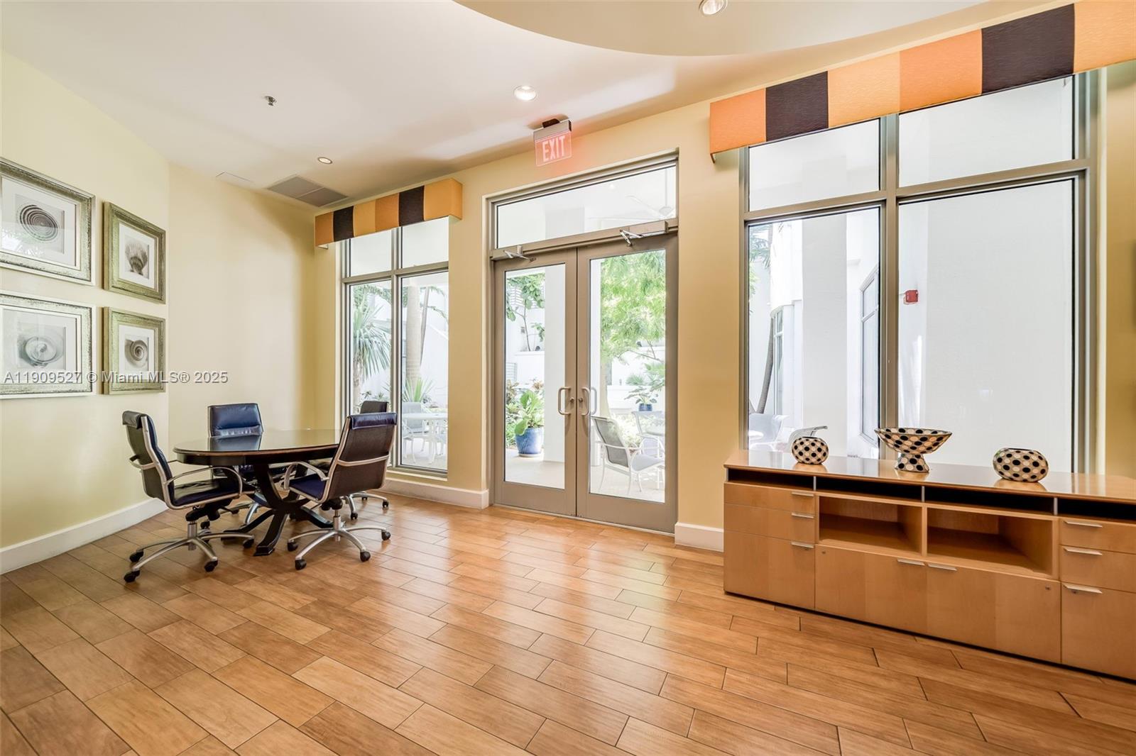 RADIUS CONDO - Residential Lease