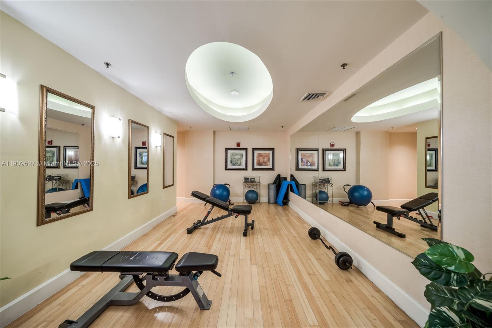 RADIUS CONDO - Residential Lease