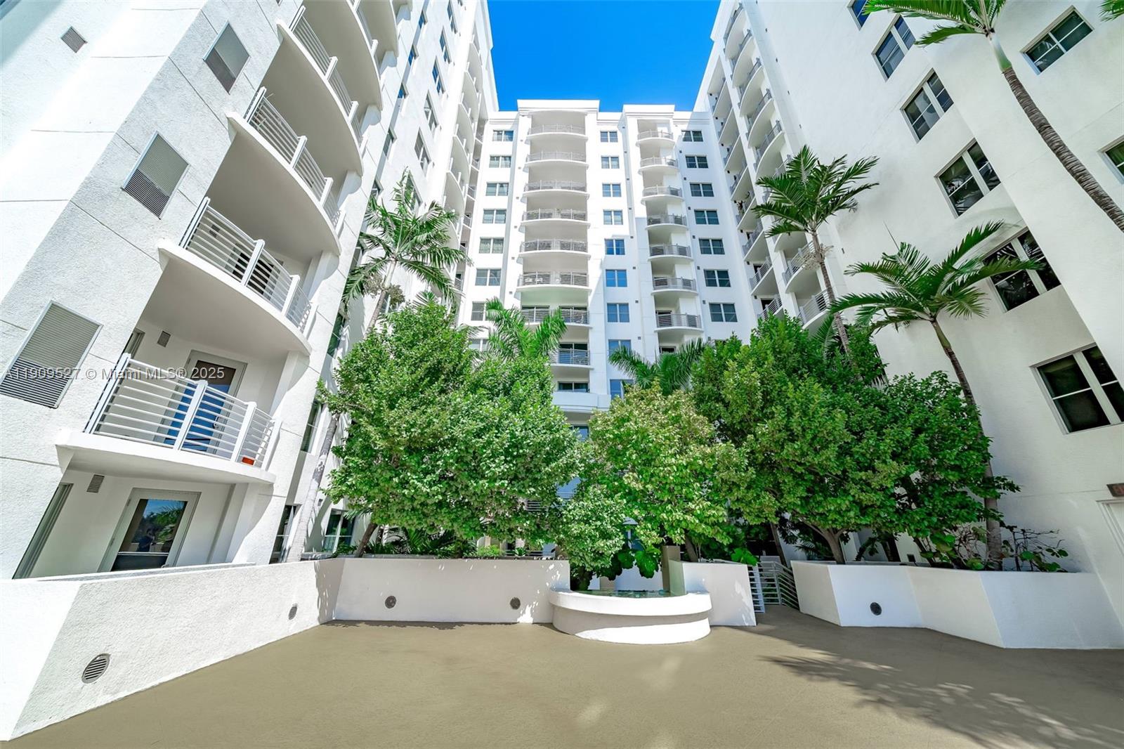 RADIUS CONDO - Residential Lease