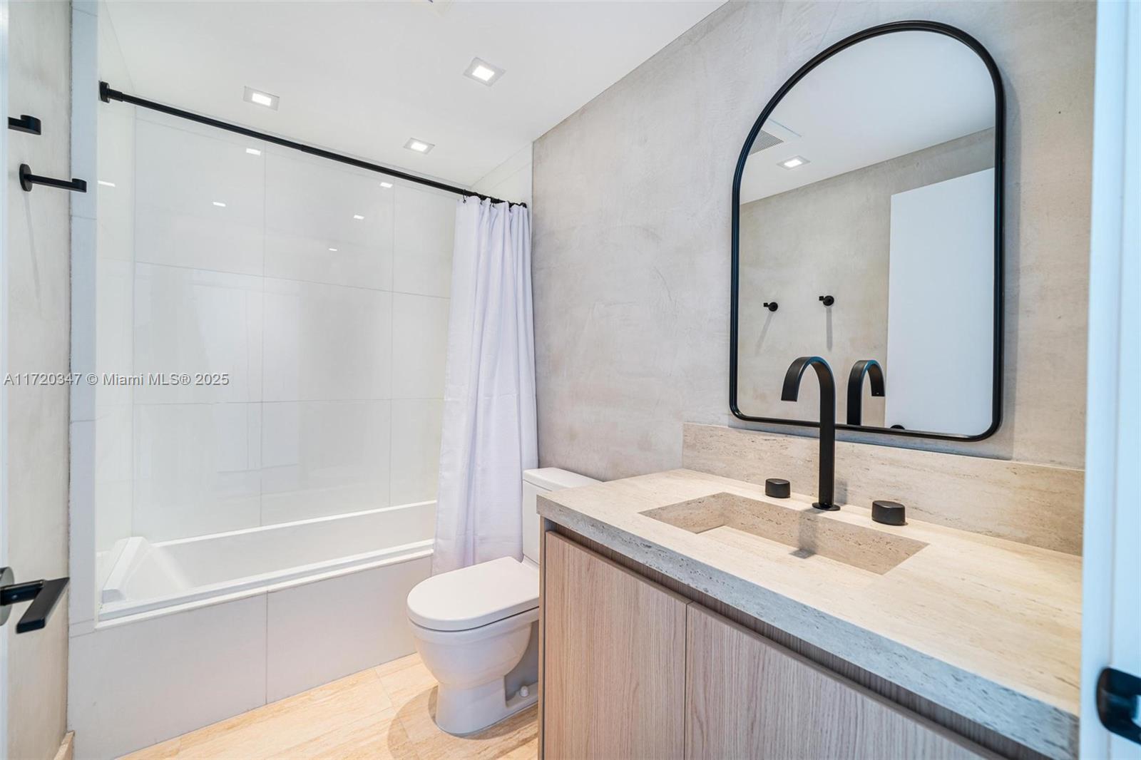 CAPRI SOUTH BEACH CONDO - Residential