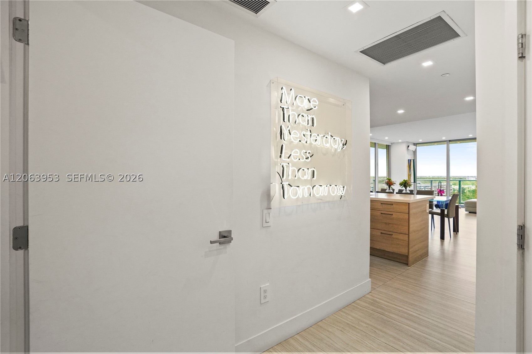 16385 Biscayne Blvd 1601+2 Parkings