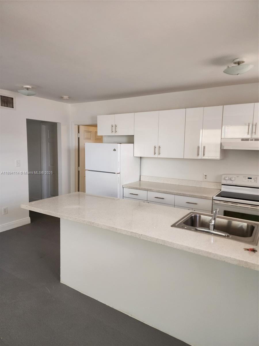 THE ARABIAN ARMS CONDO - Residential