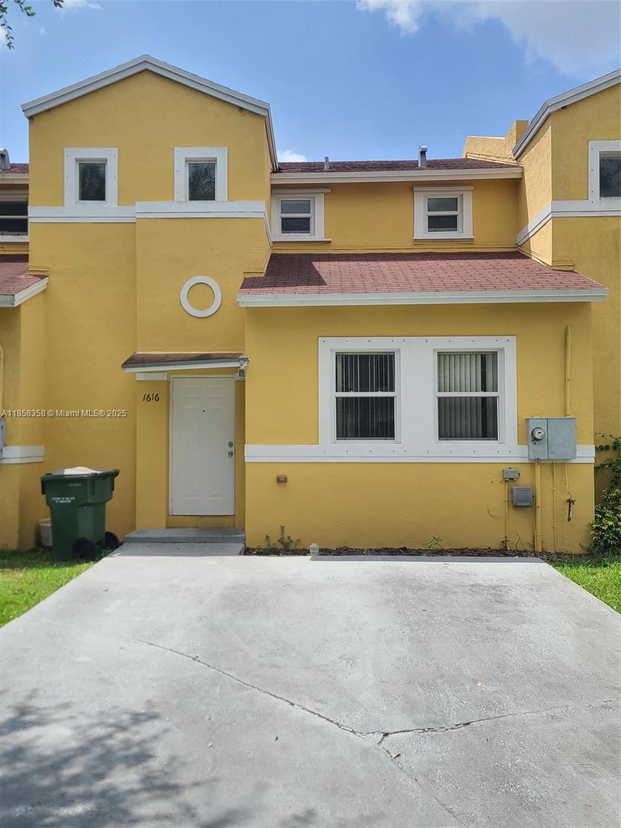 VILLAS OF SUNRISE - Residential