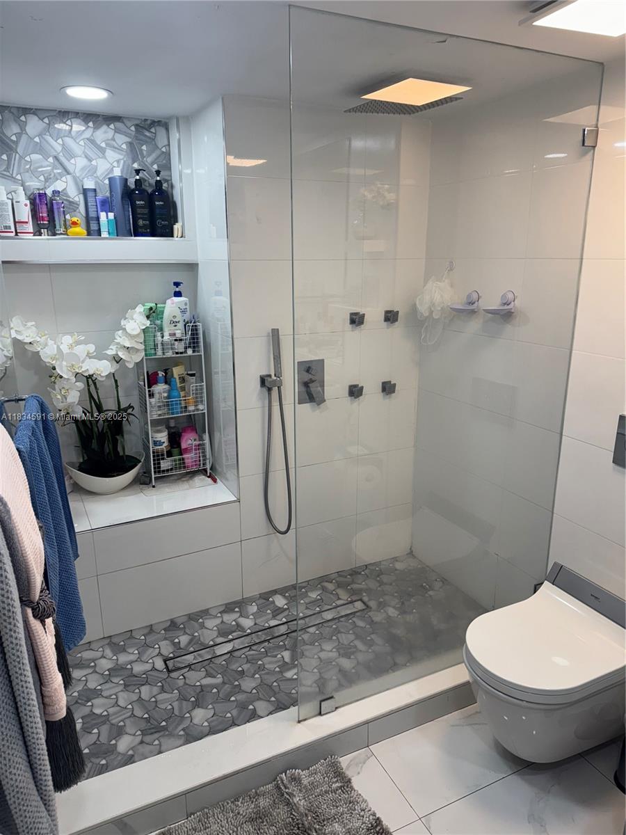 IVANHOE EAST AT CENTURY V - Residential