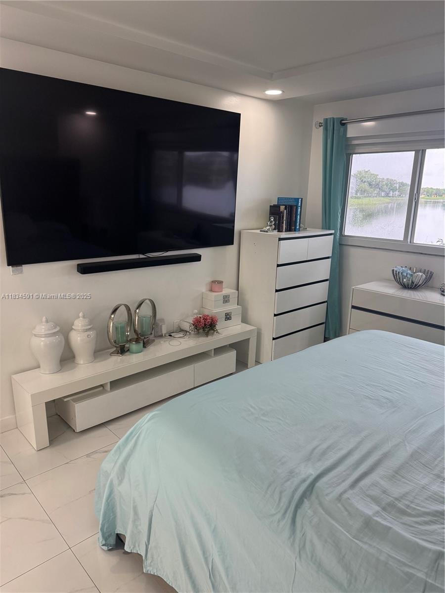 IVANHOE EAST AT CENTURY V - Residential