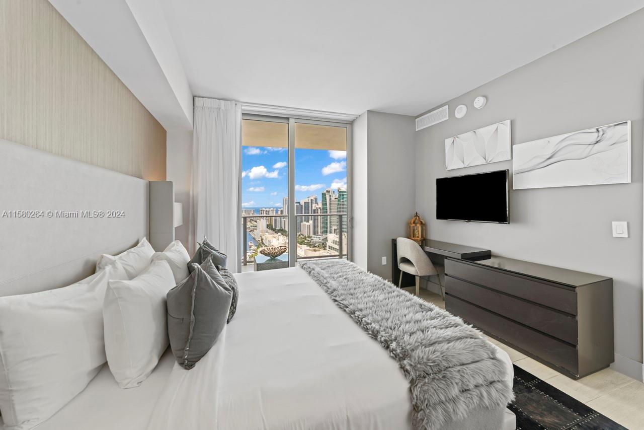 4010 SOUTH OCEAN CONDO - Residential Lease