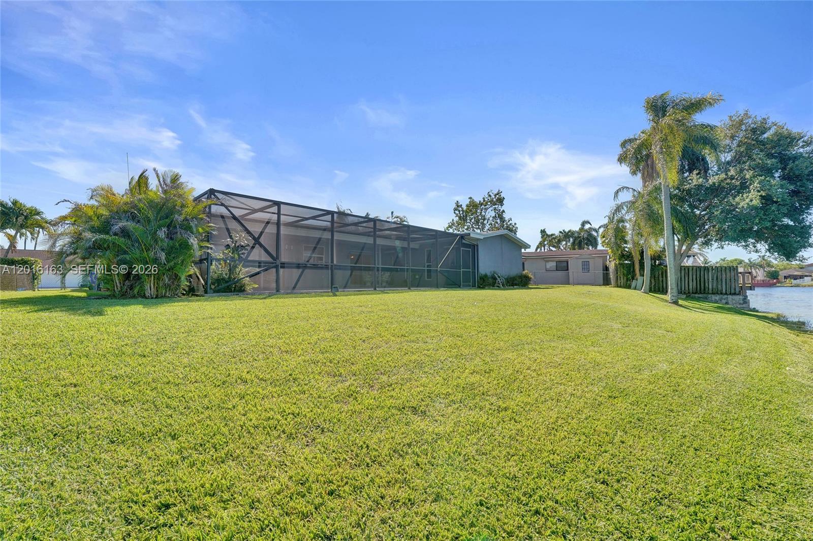 PEMBROKE LAKES SEC 6 - Residential