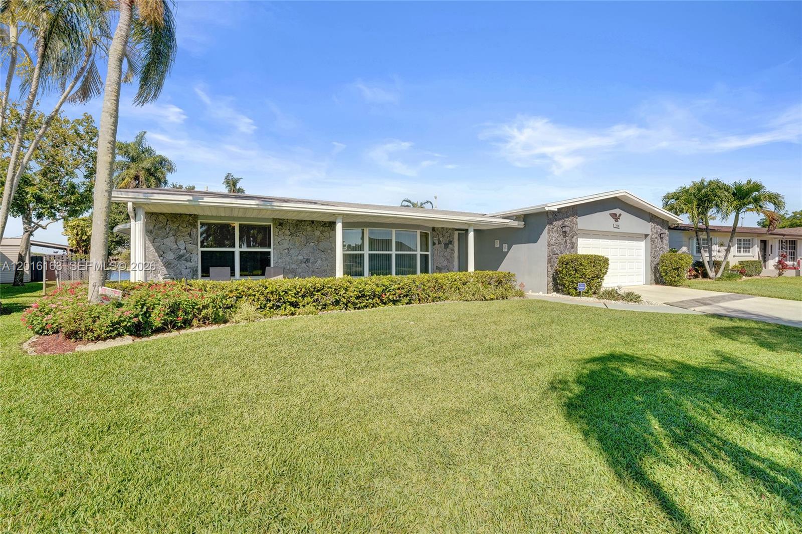 PEMBROKE LAKES SEC 6 - Residential