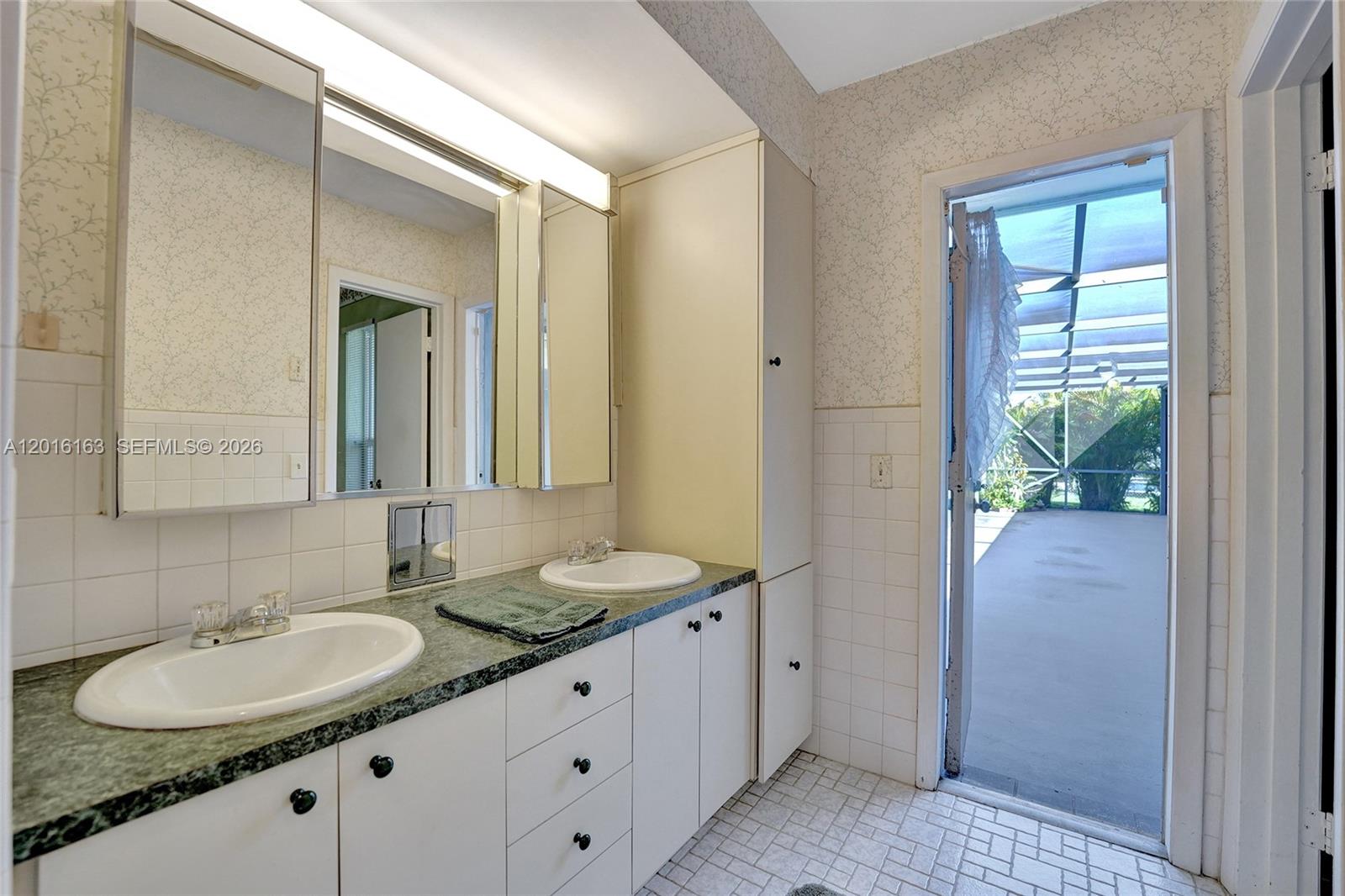 PEMBROKE LAKES SEC 6 - Residential