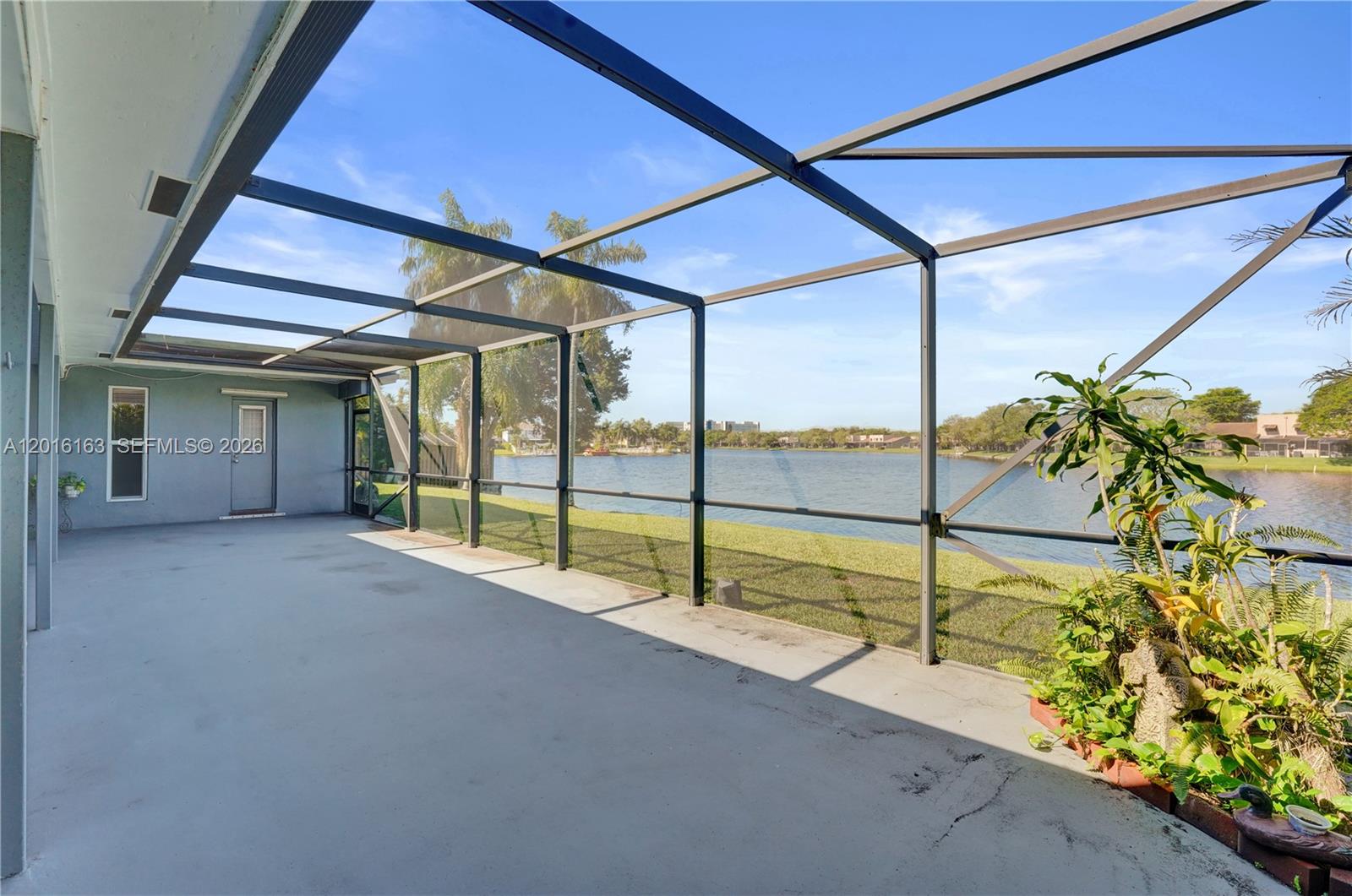 PEMBROKE LAKES SEC 6 - Residential