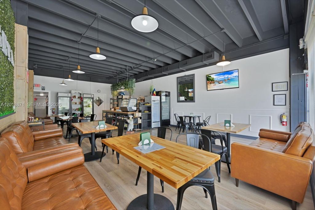 Photo of 422 S Dixie Hwy, Hollywood, FL 33020 (MLS # A12018871)