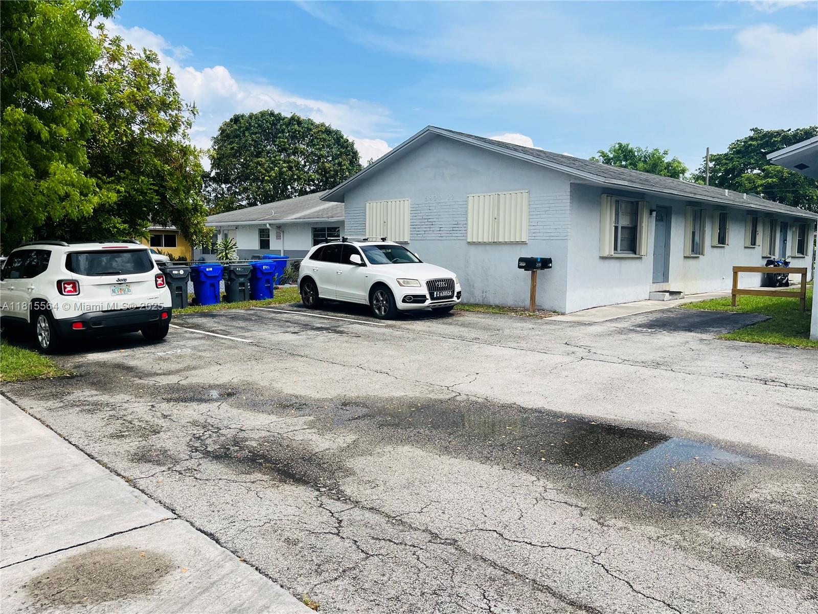 Rental Property at 5920 W Garfield St Front, Hollywood, Broward County, Florida - Bedrooms: 2 
Bathrooms: 2  - $1,900 MO.