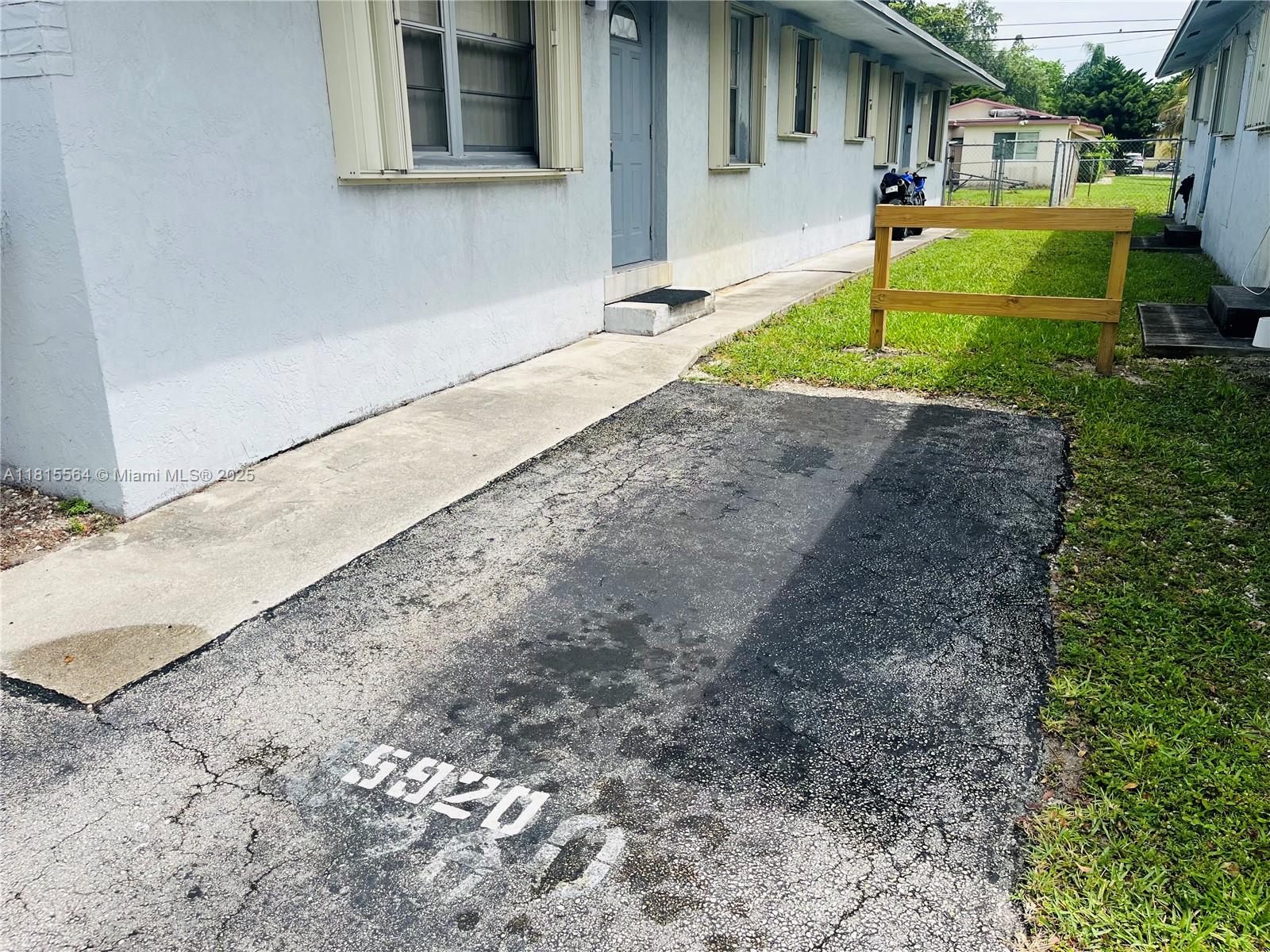 HOLLYWOOD BEACH HEIGHTS S - Residential Lease