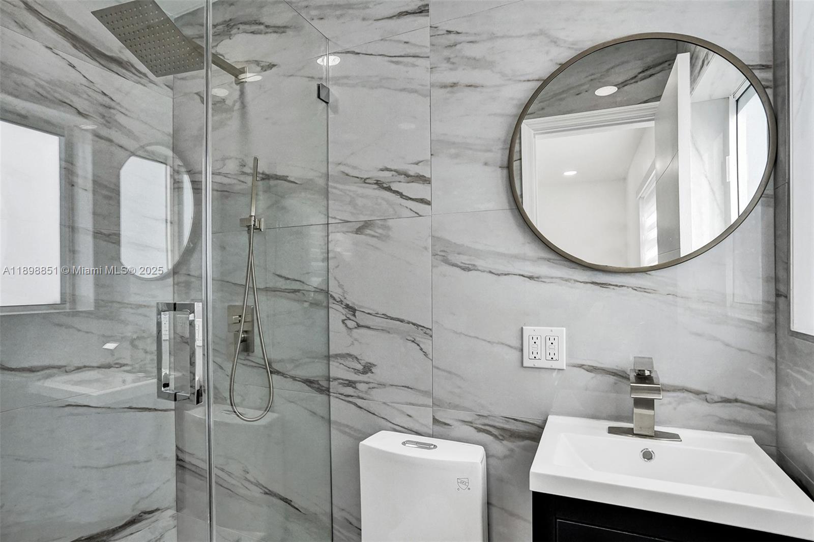 HOLLYWOOD LAKES SECTION - Residential Lease