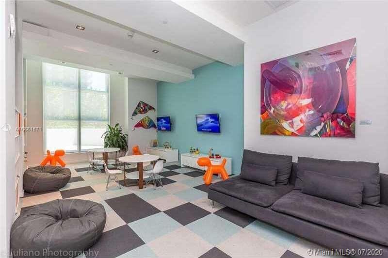 1100 MILLECENTO RESIDENCE - Residential Lease