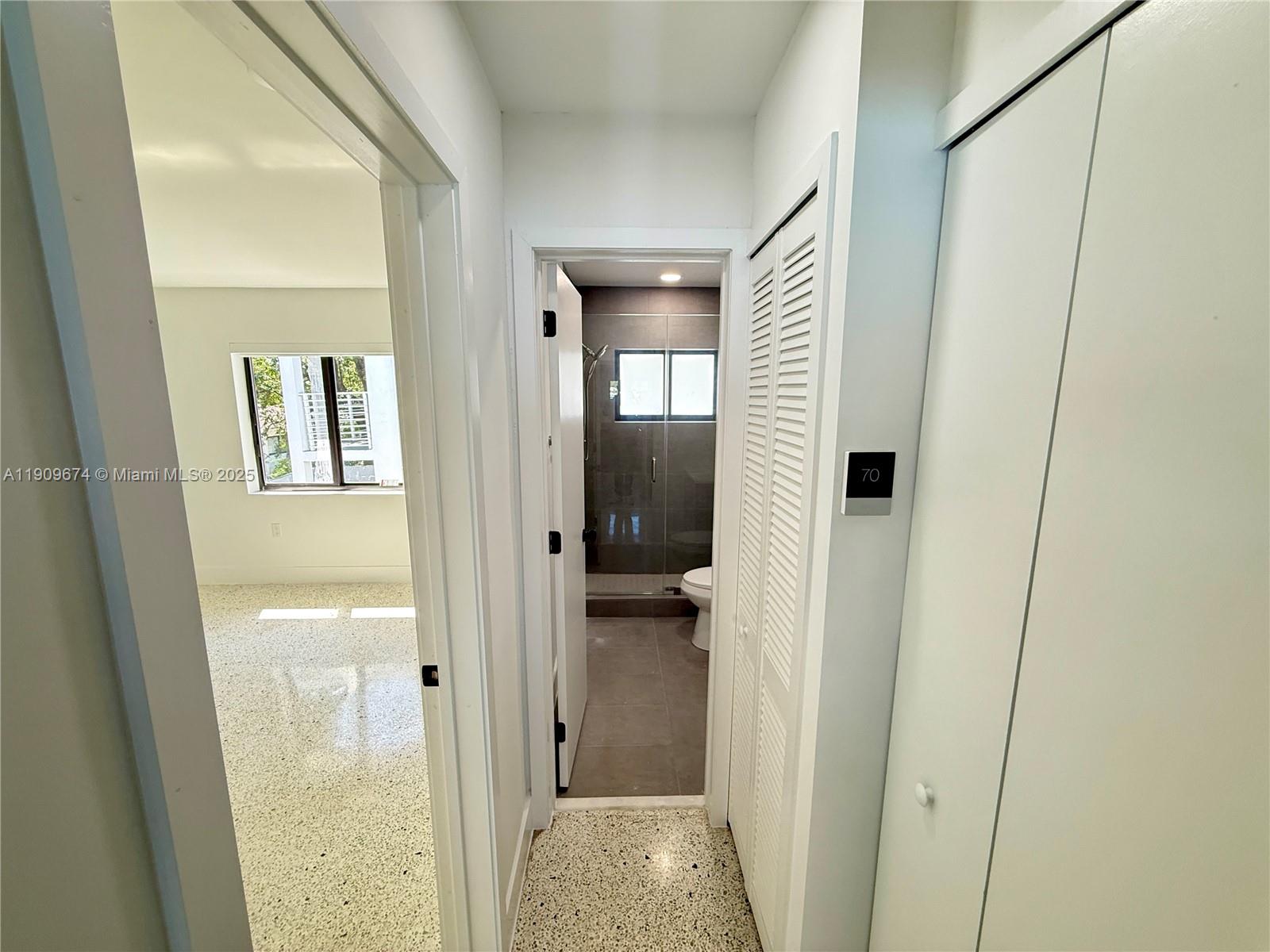 DIXIE HIGHWAY TRACK - Residential Lease