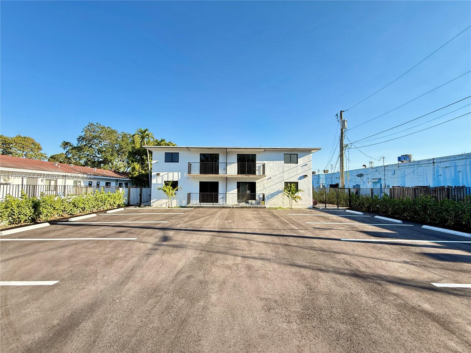 DIXIE HIGHWAY TRACK - Residential Lease